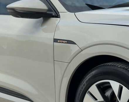 Бежевый Ауди E-Tron, объемом двигателя 0 л и пробегом 49 тыс. км за 34500 $, фото 5 на Automoto.ua