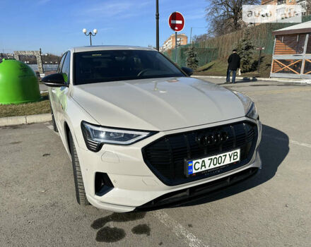 Бежевий Ауді E-Tron, об'ємом двигуна 0 л та пробігом 30 тис. км за 45000 $, фото 4 на Automoto.ua