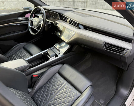 Бежевый Ауди E-Tron, объемом двигателя 0 л и пробегом 81 тыс. км за 39999 $, фото 76 на Automoto.ua