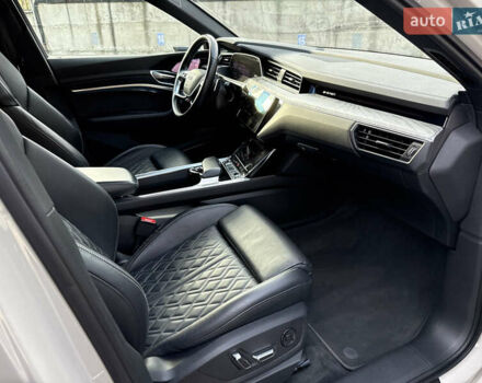 Бежевый Ауди E-Tron, объемом двигателя 0 л и пробегом 81 тыс. км за 39999 $, фото 75 на Automoto.ua