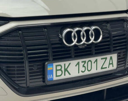 Бежевый Ауди E-Tron, объемом двигателя 0 л и пробегом 49 тыс. км за 34500 $, фото 9 на Automoto.ua