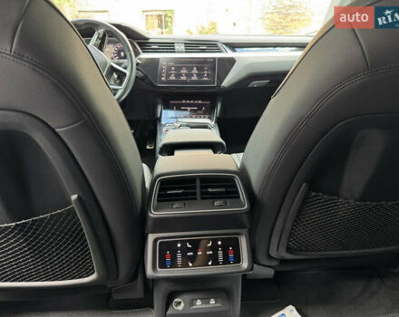 Бежевый Ауди E-Tron, объемом двигателя 0 л и пробегом 41 тыс. км за 39500 $, фото 22 на Automoto.ua