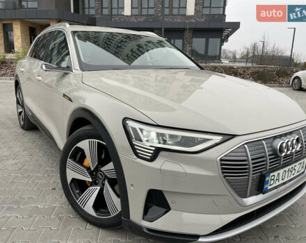 Бежевый Ауди E-Tron, объемом двигателя 0 л и пробегом 80 тыс. км за 36000 $, фото 1 на Automoto.ua