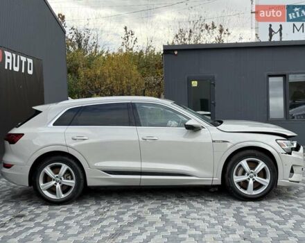 Ауді E-Tron 2019 у Львові на Automoto.ua Бежевий Ауді E-Tron, об'ємом двигуна 0 л та пробігом 92 тис. км за 20900 $, фото 1 на Automoto.ua