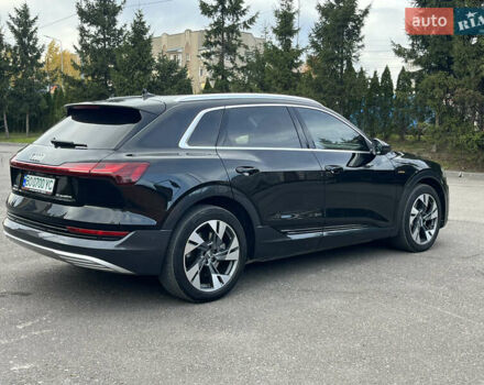Чорний Ауді E-Tron, об'ємом двигуна 0 л та пробігом 109 тис. км за 32558 $, фото 9 на Automoto.ua
