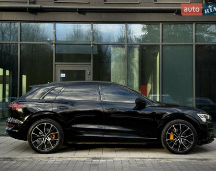 Чорний Ауді E-Tron, об'ємом двигуна 0 л та пробігом 108 тис. км за 33999 $, фото 11 на Automoto.ua