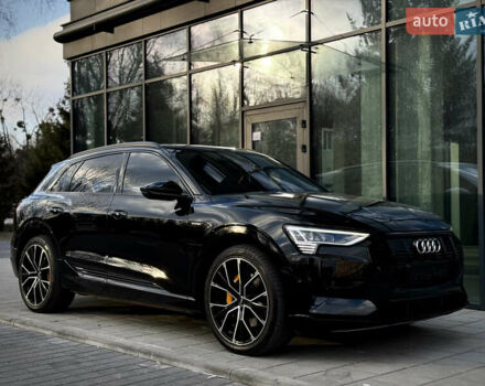 Чорний Ауді E-Tron, об'ємом двигуна 0 л та пробігом 108 тис. км за 33999 $, фото 10 на Automoto.ua