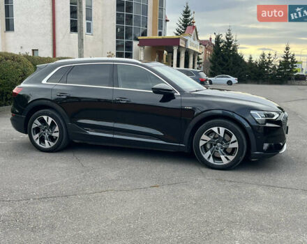 Чорний Ауді E-Tron, об'ємом двигуна 0 л та пробігом 109 тис. км за 32558 $, фото 14 на Automoto.ua