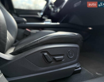 Чорний Ауді E-Tron, об'ємом двигуна 0 л та пробігом 108 тис. км за 33999 $, фото 68 на Automoto.ua