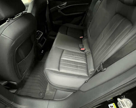 Чорний Ауді E-Tron, об'ємом двигуна 0 л та пробігом 109 тис. км за 32558 $, фото 34 на Automoto.ua