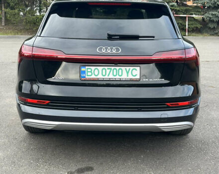 Чорний Ауді E-Tron, об'ємом двигуна 0 л та пробігом 109 тис. км за 32558 $, фото 10 на Automoto.ua