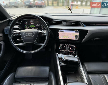 Чорний Ауді E-Tron, об'ємом двигуна 0 л та пробігом 108 тис. км за 33999 $, фото 60 на Automoto.ua