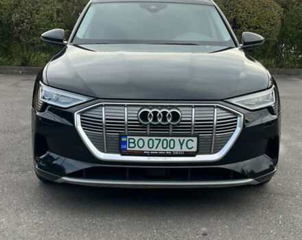 Чорний Ауді E-Tron, об'ємом двигуна 0 л та пробігом 109 тис. км за 32558 $, фото 12 на Automoto.ua