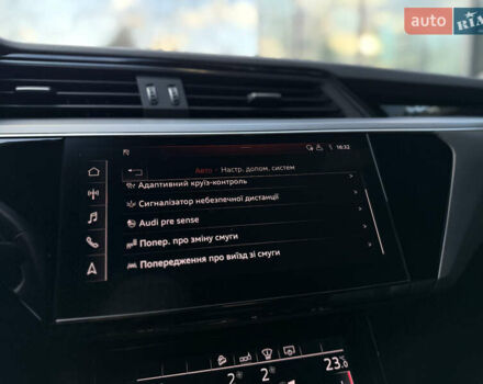 Чорний Ауді E-Tron, об'ємом двигуна 0 л та пробігом 108 тис. км за 33999 $, фото 51 на Automoto.ua