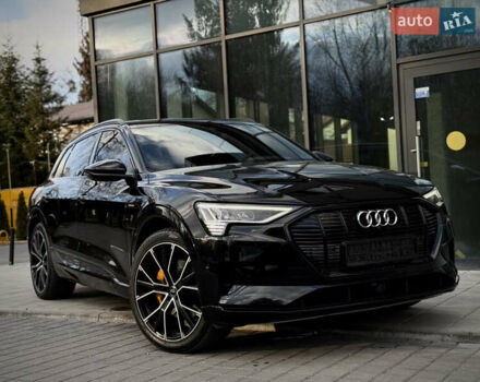 Чорний Ауді E-Tron, об'ємом двигуна 0 л та пробігом 108 тис. км за 33999 $, фото 7 на Automoto.ua