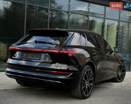 Чорний Ауді E-Tron, об'ємом двигуна 0 л та пробігом 108 тис. км за 33999 $, фото 19 на Automoto.ua
