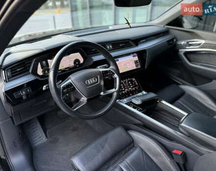 Чорний Ауді E-Tron, об'ємом двигуна 0 л та пробігом 108 тис. км за 33999 $, фото 35 на Automoto.ua