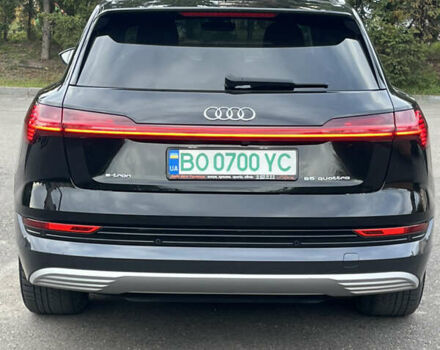 Чорний Ауді E-Tron, об'ємом двигуна 0 л та пробігом 109 тис. км за 32558 $, фото 6 на Automoto.ua
