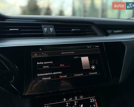 Чорний Ауді E-Tron, об'ємом двигуна 0 л та пробігом 108 тис. км за 33999 $, фото 45 на Automoto.ua
