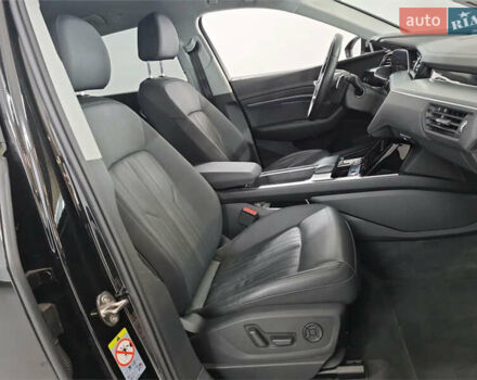Чорний Ауді E-Tron, об'ємом двигуна 0 л та пробігом 109 тис. км за 32558 $, фото 44 на Automoto.ua