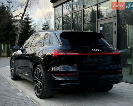 Чорний Ауді E-Tron, об'ємом двигуна 0 л та пробігом 108 тис. км за 33999 $, фото 24 на Automoto.ua
