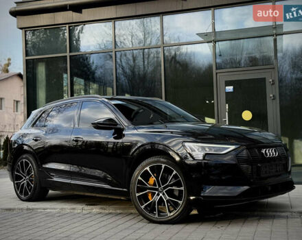 Чорний Ауді E-Tron, об'ємом двигуна 0 л та пробігом 108 тис. км за 33999 $, фото 8 на Automoto.ua
