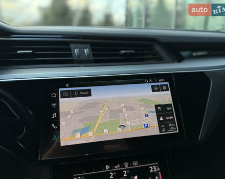 Чорний Ауді E-Tron, об'ємом двигуна 0 л та пробігом 108 тис. км за 33999 $, фото 46 на Automoto.ua
