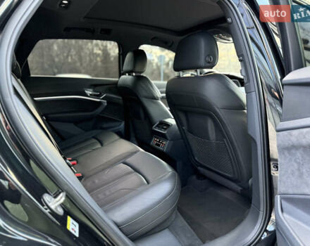 Чорний Ауді E-Tron, об'ємом двигуна 0 л та пробігом 108 тис. км за 33999 $, фото 65 на Automoto.ua