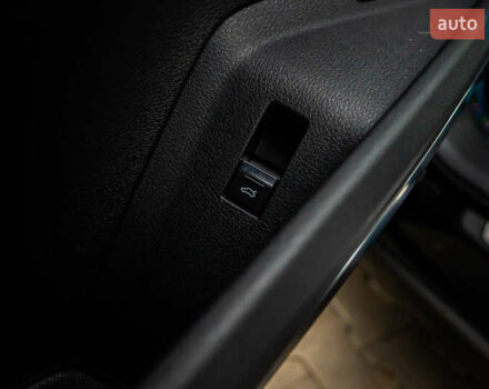 Чорний Ауді E-Tron, об'ємом двигуна 0 л та пробігом 100 тис. км за 31400 $, фото 62 на Automoto.ua