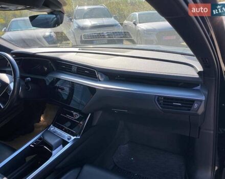 Черный Ауди E-Tron, объемом двигателя 0 л и пробегом 81 тыс. км за 34950 $, фото 10 на Automoto.ua