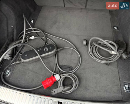 Чорний Ауді E-Tron, об'ємом двигуна 0 л та пробігом 201 тис. км за 23500 $, фото 18 на Automoto.ua