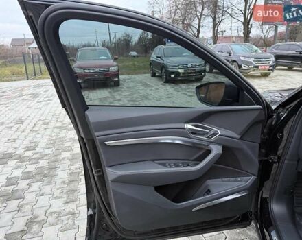 Черный Ауди E-Tron, объемом двигателя 0 л и пробегом 65 тыс. км за 29700 $, фото 24 на Automoto.ua