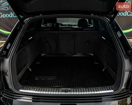 Чорний Ауді E-Tron, об'ємом двигуна 0 л та пробігом 100 тис. км за 31400 $, фото 57 на Automoto.ua