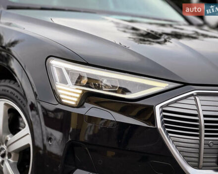 Чорний Ауді E-Tron, об'ємом двигуна 0 л та пробігом 140 тис. км за 26000 $, фото 11 на Automoto.ua