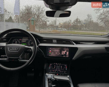 Черный Ауди E-Tron, объемом двигателя 0 л и пробегом 71 тыс. км за 34300 $, фото 17 на Automoto.ua