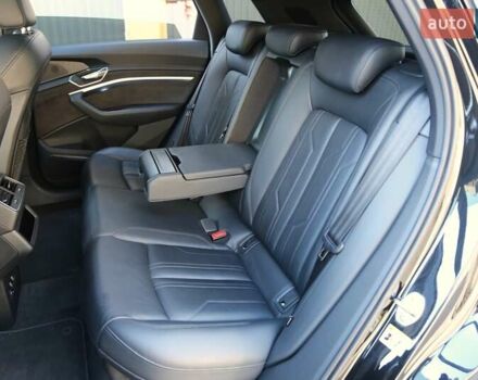 Черный Ауди E-Tron, объемом двигателя 0 л и пробегом 140 тыс. км за 31900 $, фото 8 на Automoto.ua