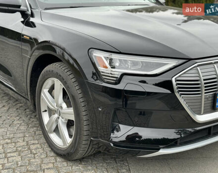 Черный Ауди E-Tron, объемом двигателя 0 л и пробегом 33 тыс. км за 44000 $, фото 1 на Automoto.ua