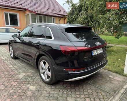 Чорний Ауді E-Tron, об'ємом двигуна 0 л та пробігом 211 тис. км за 20500 $, фото 5 на Automoto.ua