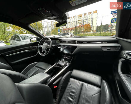 Черный Ауди E-Tron, объемом двигателя 0 л и пробегом 101 тыс. км за 29350 $, фото 64 на Automoto.ua