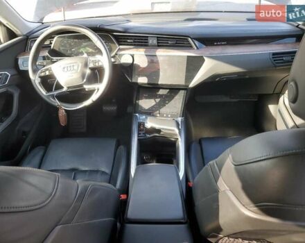 Черный Ауди E-Tron, объемом двигателя 0 л и пробегом 140 тыс. км за 9700 $, фото 6 на Automoto.ua