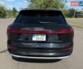 Чорний Ауді E-Tron, об'ємом двигуна 0 л та пробігом 75 тис. км за 31000 $, фото 20 на Automoto.ua