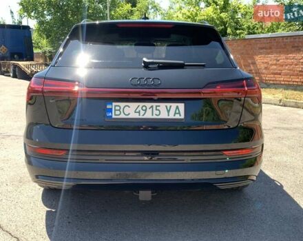 Чорний Ауді E-Tron, об'ємом двигуна 0 л та пробігом 65 тис. км за 33000 $, фото 4 на Automoto.ua