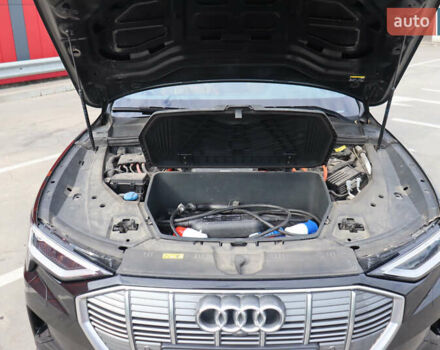 Черный Ауди E-Tron, объемом двигателя 0 л и пробегом 155 тыс. км за 37900 $, фото 25 на Automoto.ua