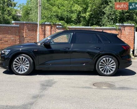 Чорний Ауді E-Tron, об'ємом двигуна 0 л та пробігом 65 тис. км за 33000 $, фото 7 на Automoto.ua