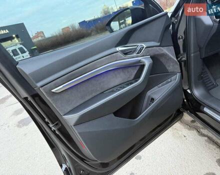 Черный Ауди E-Tron, объемом двигателя 0 л и пробегом 88 тыс. км за 29999 $, фото 56 на Automoto.ua
