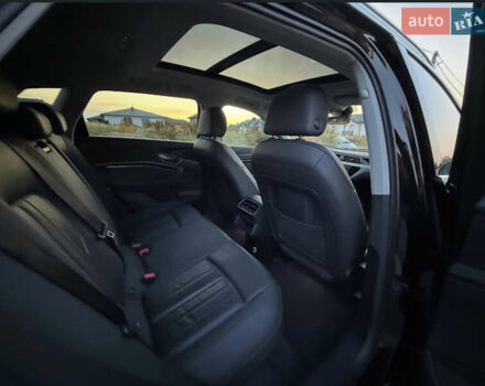 Чорний Ауді E-Tron, об'ємом двигуна 0 л та пробігом 201 тис. км за 23500 $, фото 12 на Automoto.ua