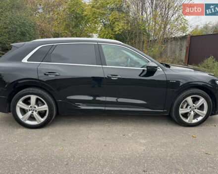 Чорний Ауді E-Tron, об'ємом двигуна 0 л та пробігом 151 тис. км за 27500 $, фото 7 на Automoto.ua