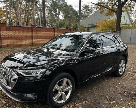Ауді E-Tron 2019 у Ирпене на Automoto.ua Чорний Ауді E-Tron, об'ємом двигуна 0 л та пробігом 71 тис. км за 38300 $, фото 1 на Automoto.ua