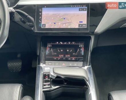 Черный Ауди E-Tron, объемом двигателя 0 л и пробегом 85 тыс. км за 31500 $, фото 66 на Automoto.ua