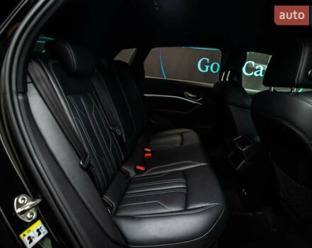 Чорний Ауді E-Tron, об'ємом двигуна 0 л та пробігом 100 тис. км за 31400 $, фото 46 на Automoto.ua